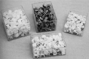 Скоба 8 мм плоская с гвоздем плаский кабельний тримач купити Київ кабельне кріплення з цвяхом плаского кабелю ціна купить Киев цена