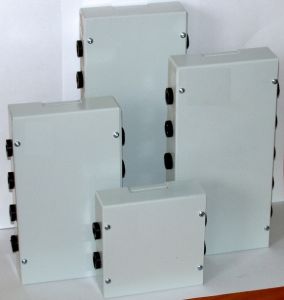 Соединительная металлическая коробка 4 ввода 16 контактов 215х135х45 IP40 215*135*45 металева електрична розподільна коробка купити Київ ціна